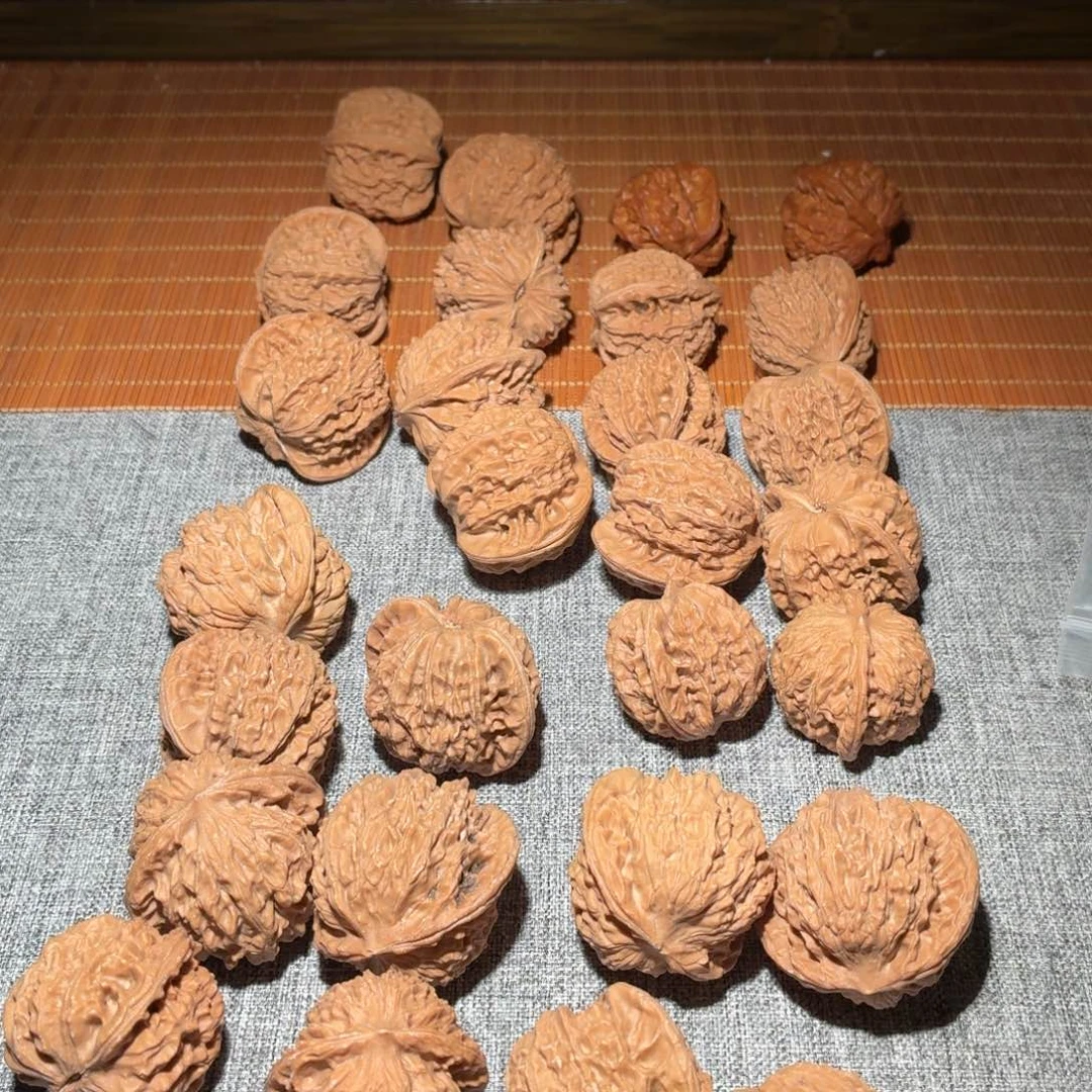 文玩核桃吊坠黄干