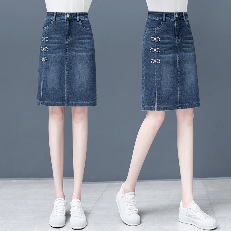 蓝色高腰包臀牛仔半身裙女2025春季新款A字开叉刺绣一步牛仔短裙