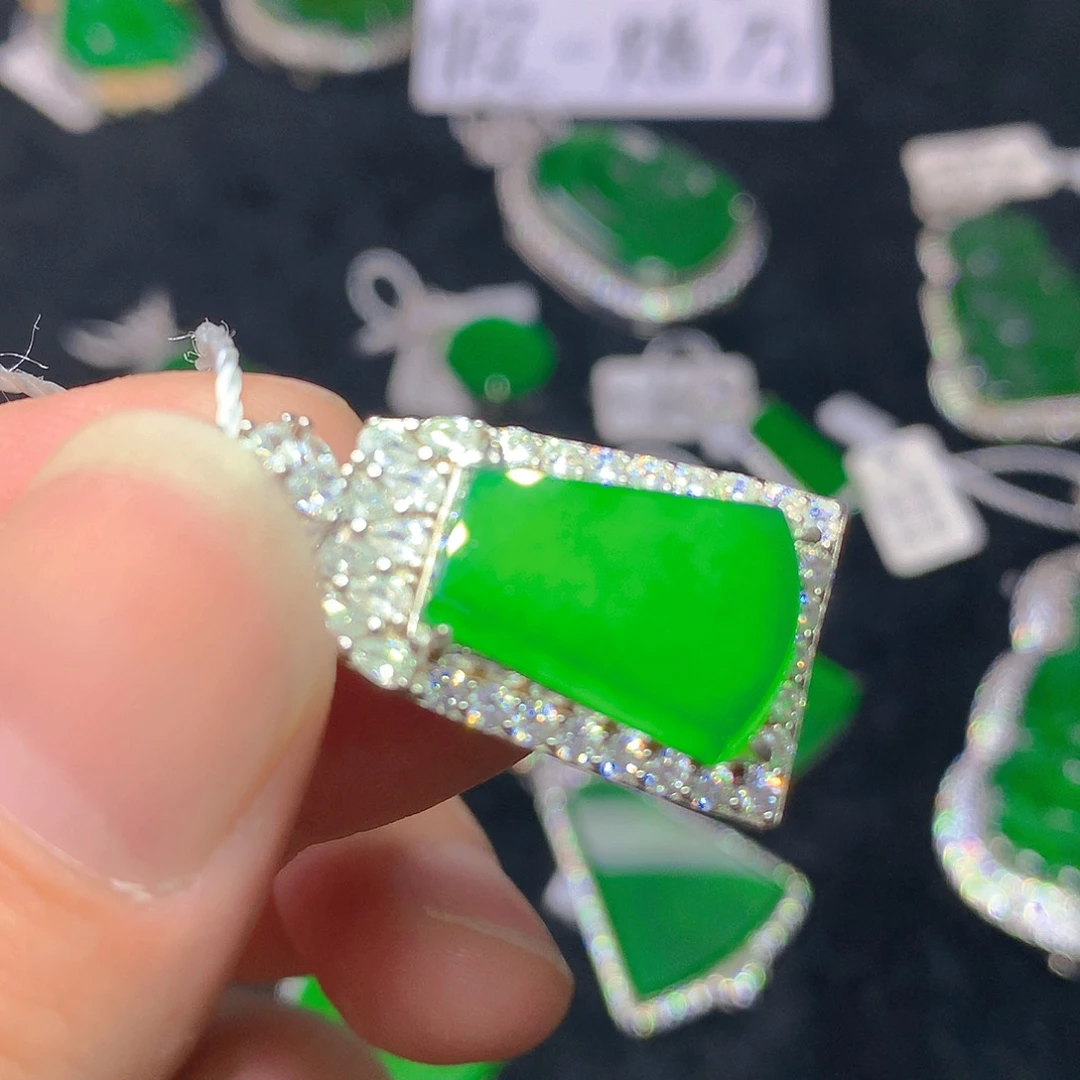 颈饰银S925镶嵌翡翠