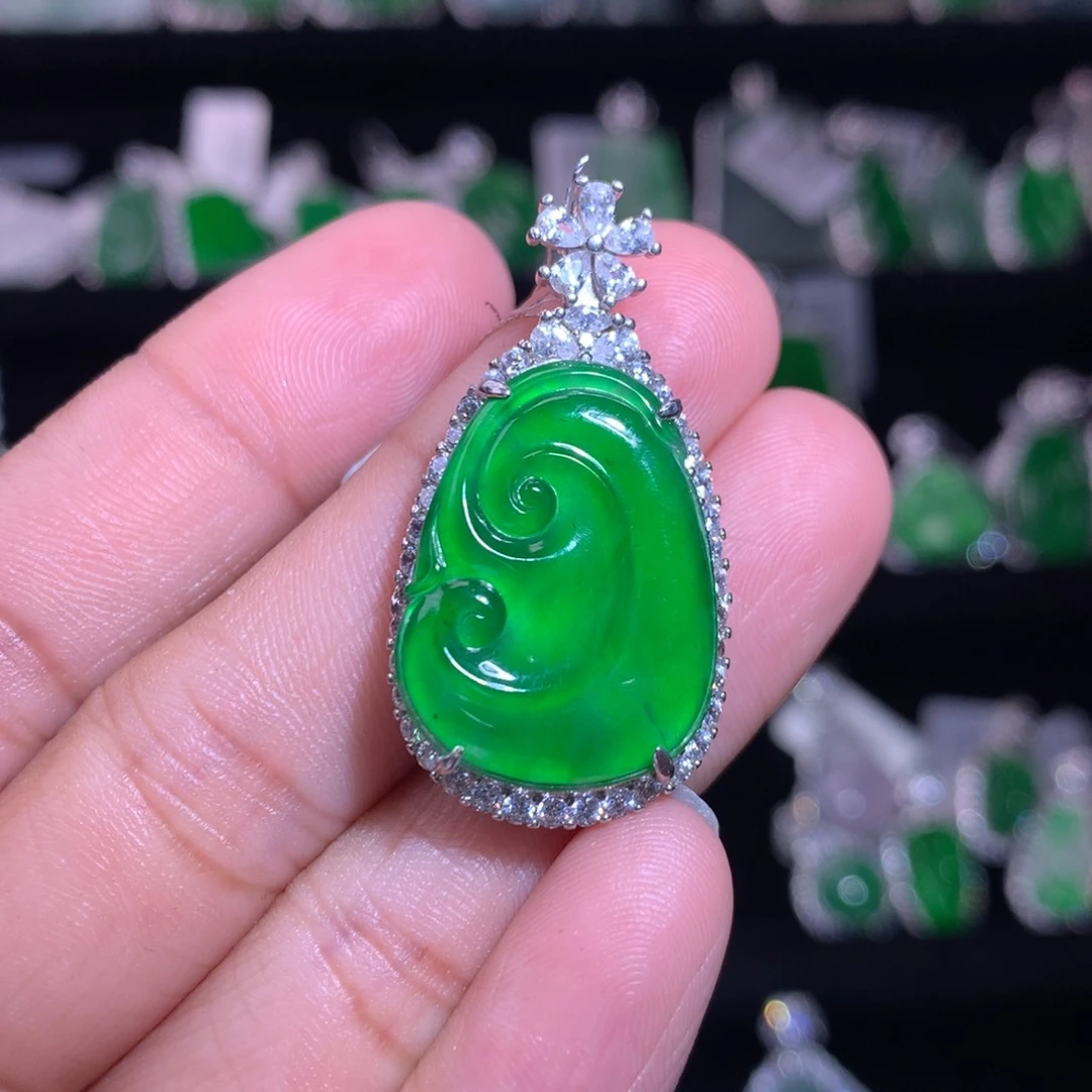 【闪购商品】颈饰银S925镶嵌翡翠