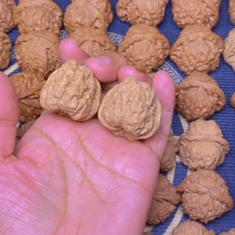 【闪购商品】文玩核桃吊坠蛙蛙35