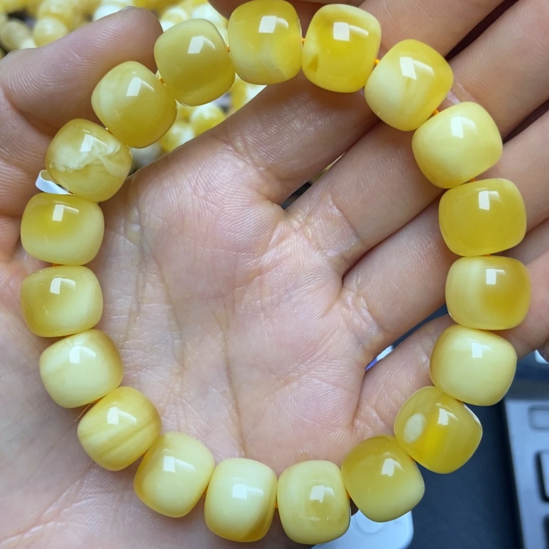 蜜蜡未镶嵌珠宝奇石160