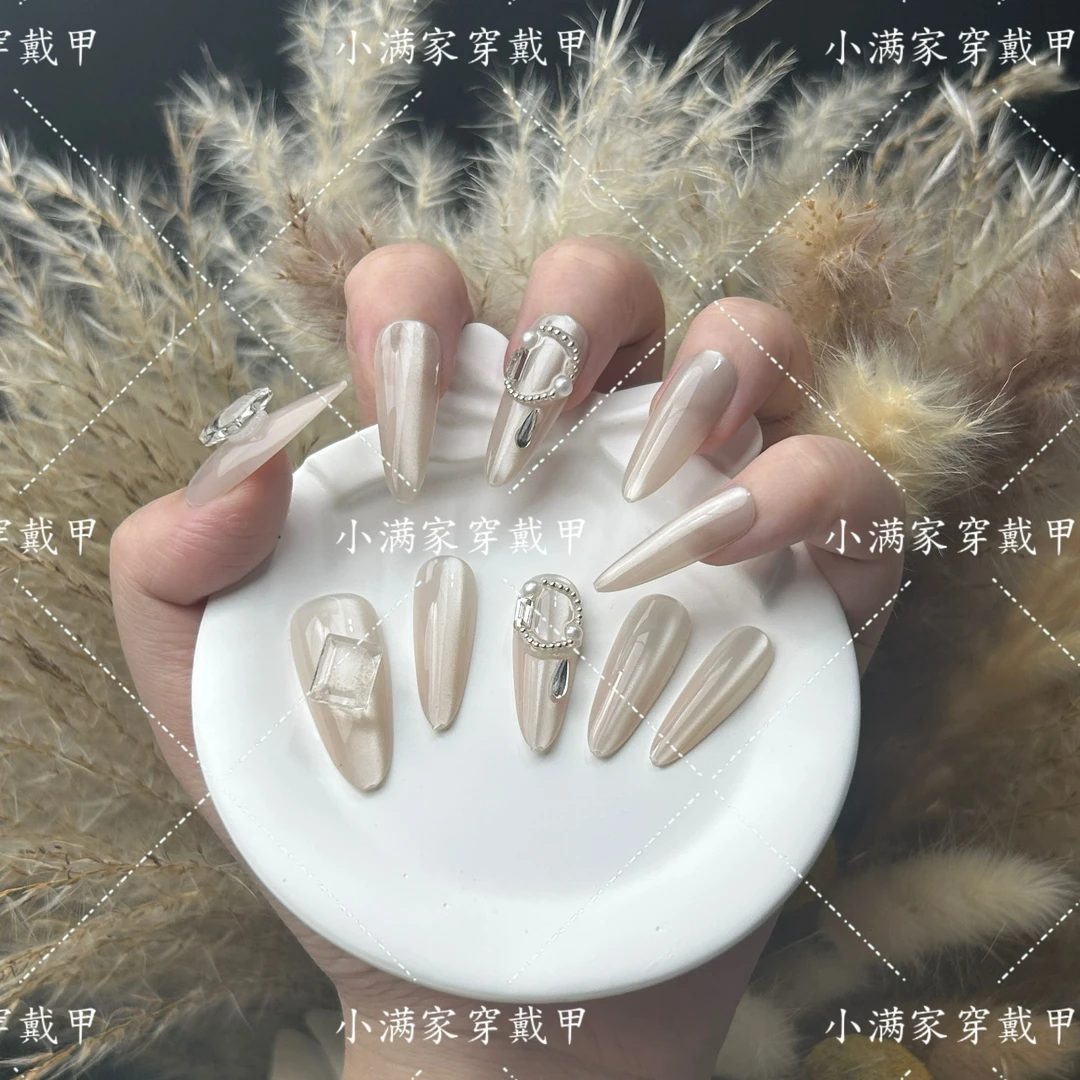 中长款美甲新款2025年假指甲穿戴甲贴片可拆卸贴片温柔美甲高级感