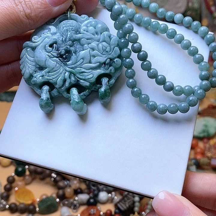 翡翠吊坠(赠链)未镶嵌一套52