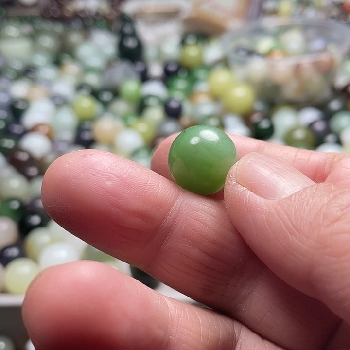 未镶嵌和田玉车挂小*孩