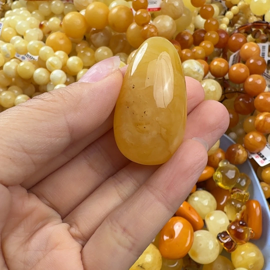 琥珀未镶嵌珠宝奇石
