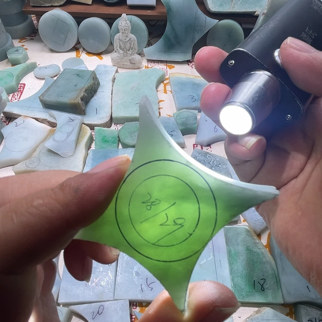 颈饰未镶嵌翡翠天然缅甸A货翡翠毛料