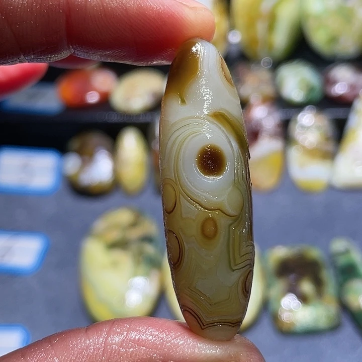 玛瑙/玉髓未镶嵌珠宝奇石