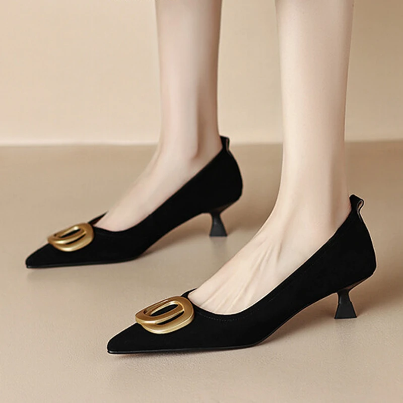 真皮新款时尚金属扣气质尖头浅口单鞋女百搭中跟细跟法式仙女鞋子