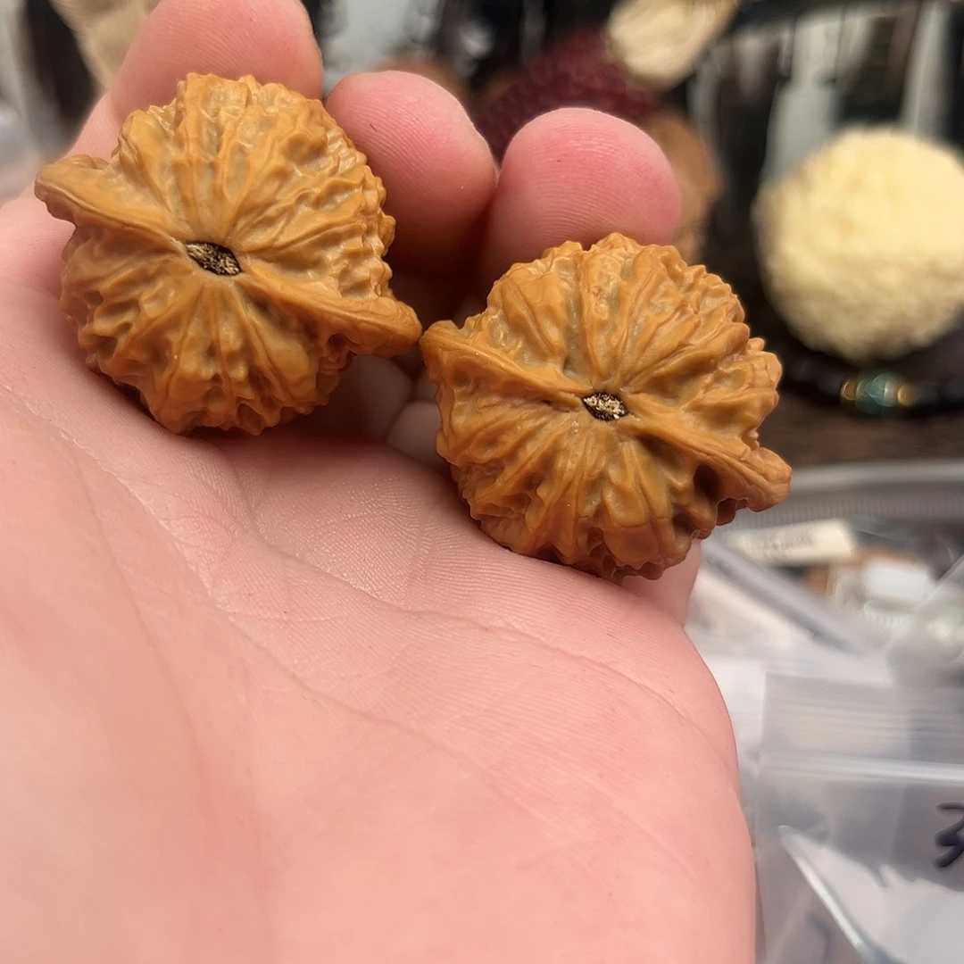 《***》文玩核桃把件金牛手捻37尺