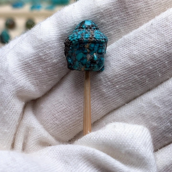 湖北天然原矿松石佛头