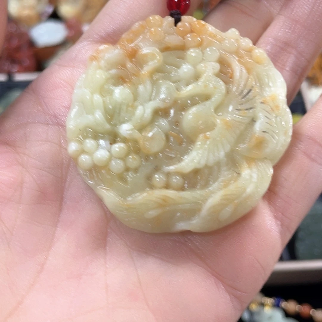 蛇纹石玉颈饰合金