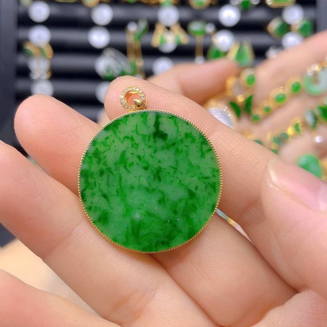 领***美翡翠18K金镶嵌颈饰天然翡翠