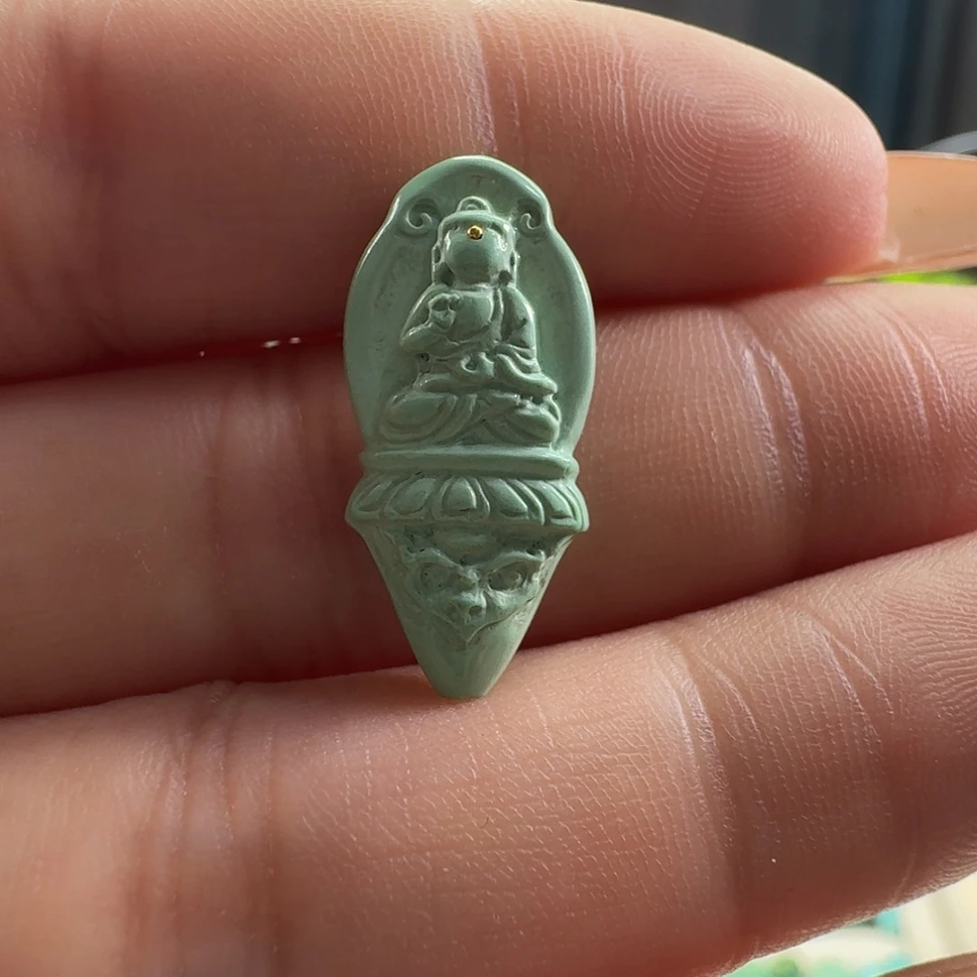 绿松石未镶嵌颈饰