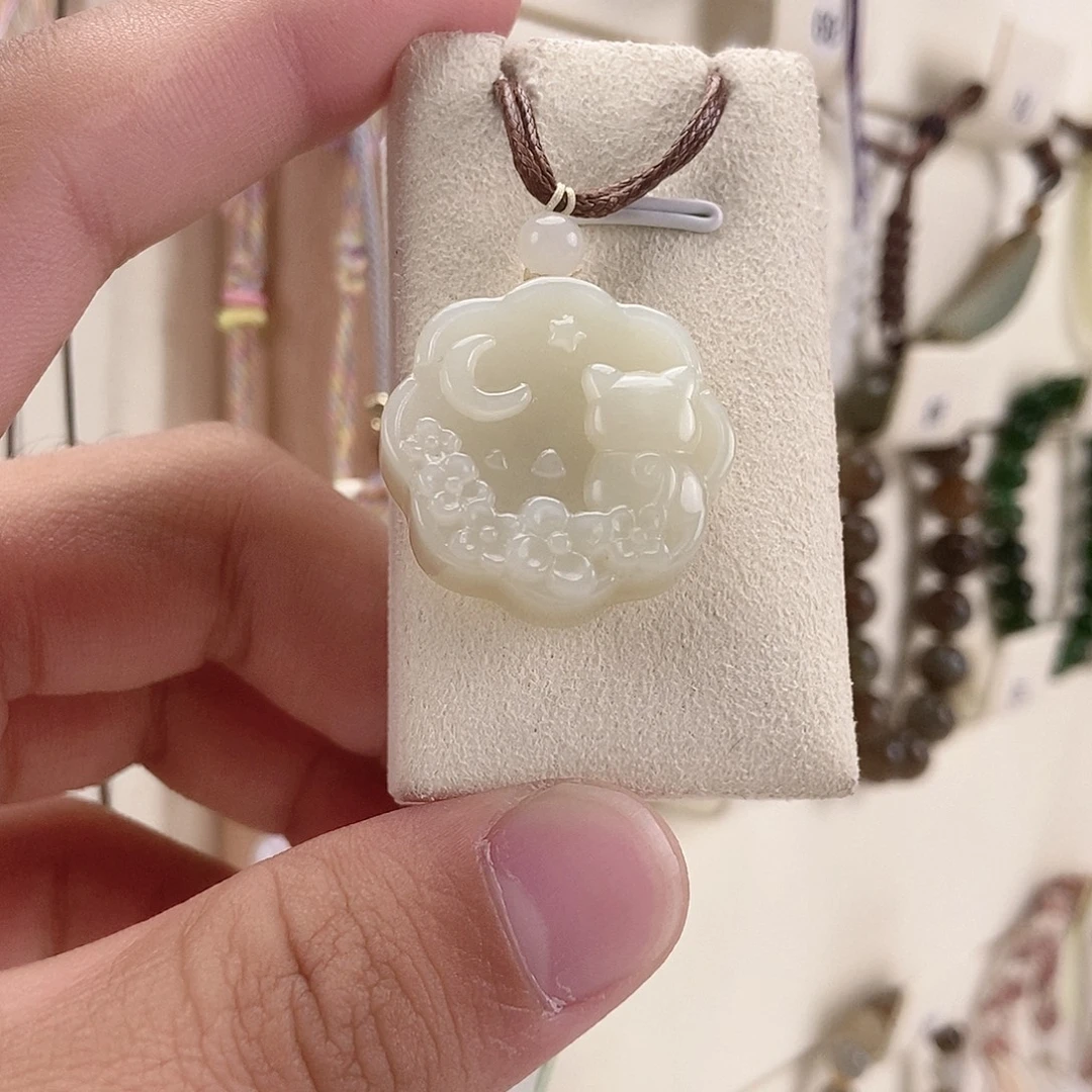 和田玉未镶嵌颈饰