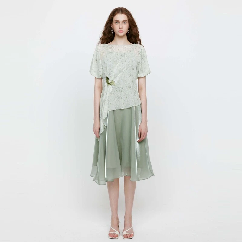 S·DEER圣迪奥时尚女装田园风圆领碎花泡泡袖吊带裙套装S24261402