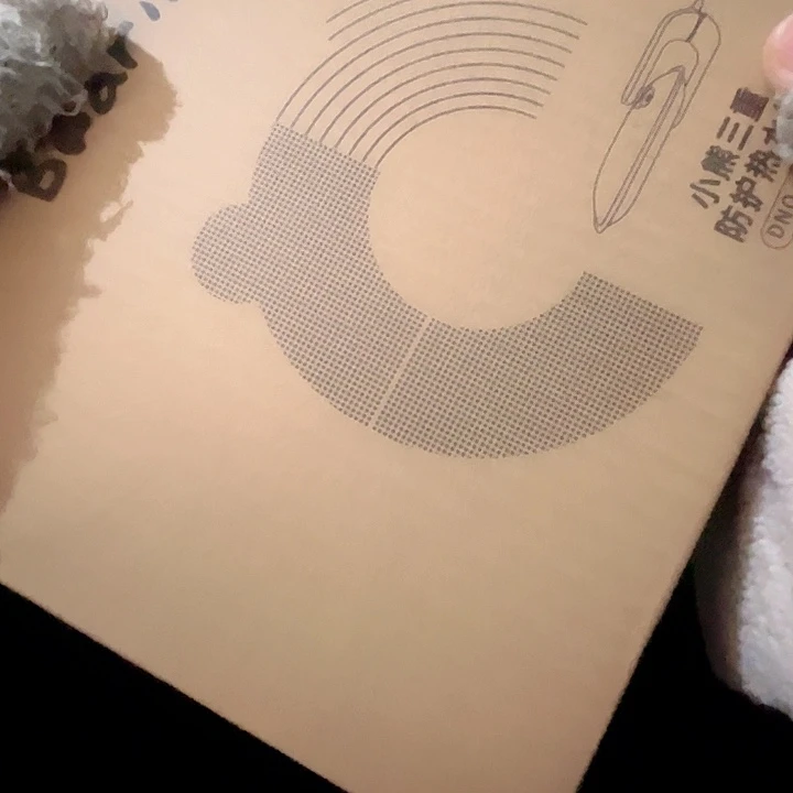 小熊电热暖水袋。