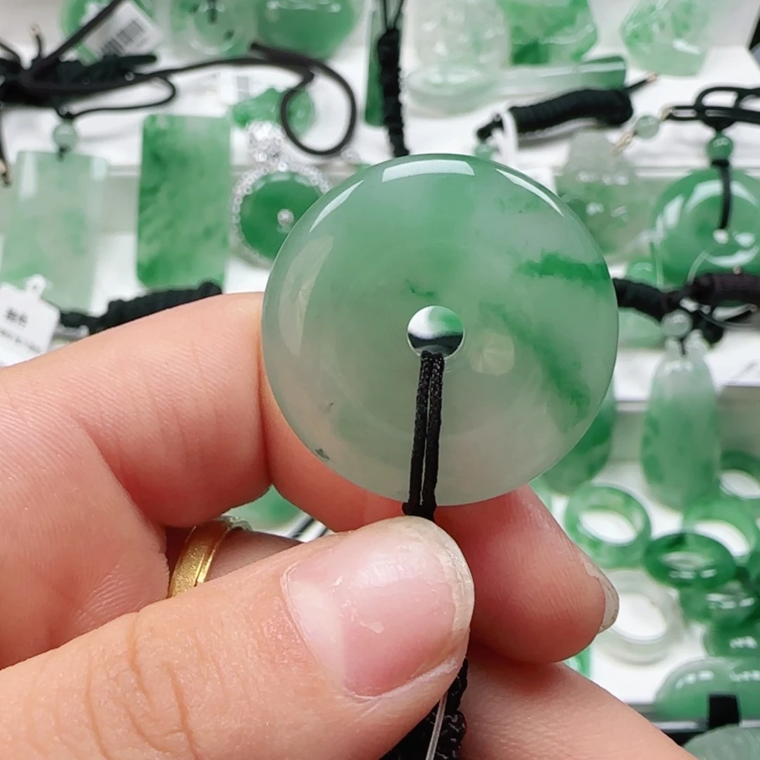 石英质玉未镶嵌吊坠(赠链)