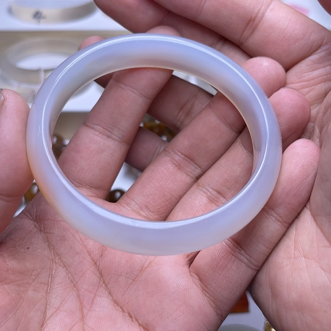 【闪购商品】玛瑙/玉髓手镯未镶嵌用****于