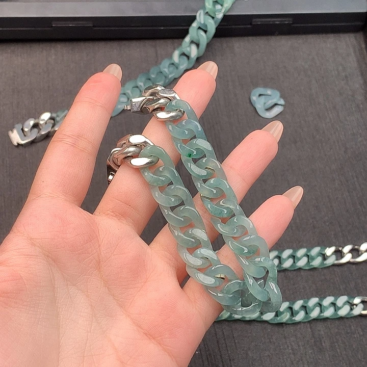 浩***空未镶嵌定制翡翠7777777