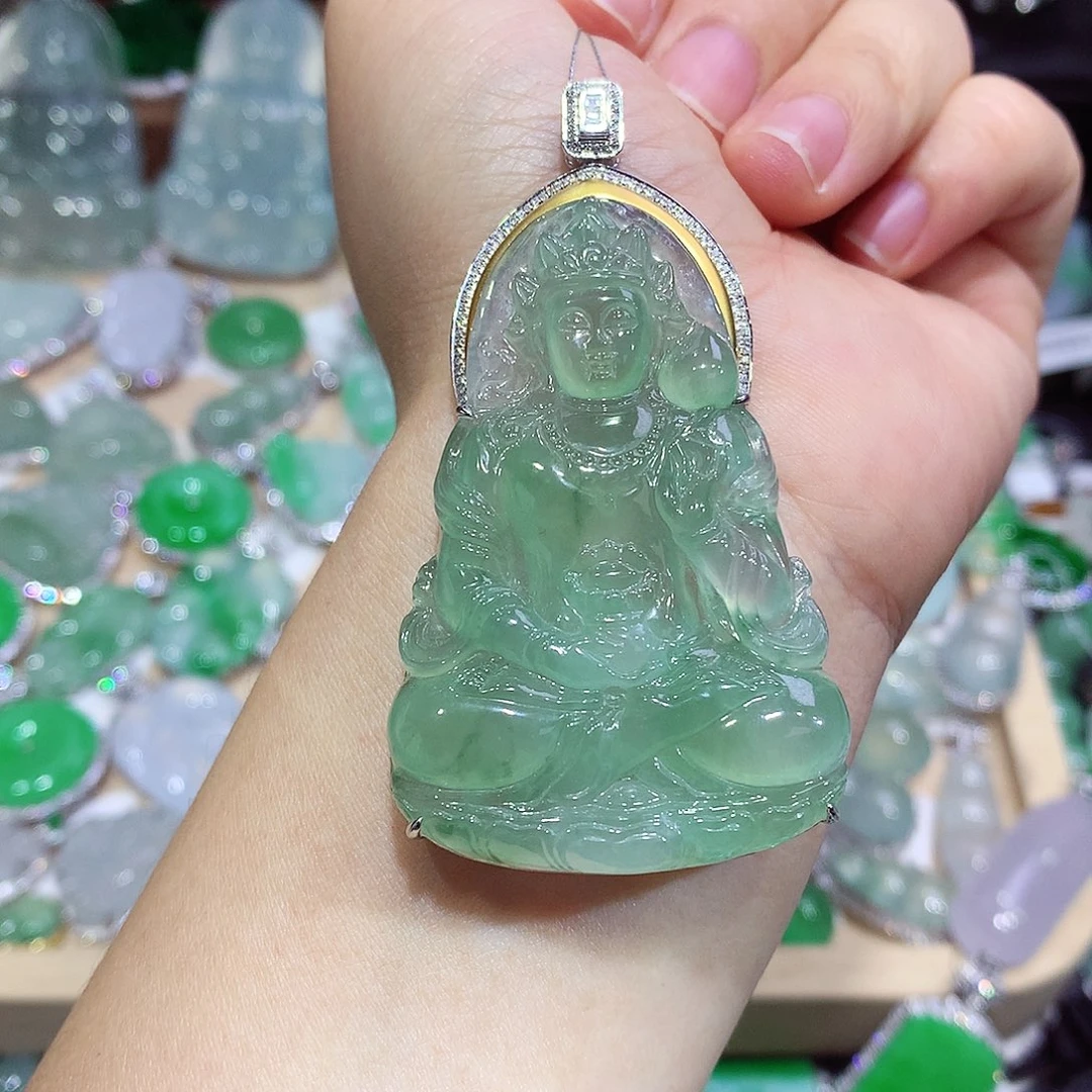 翡翠18K金镶嵌颈饰度母