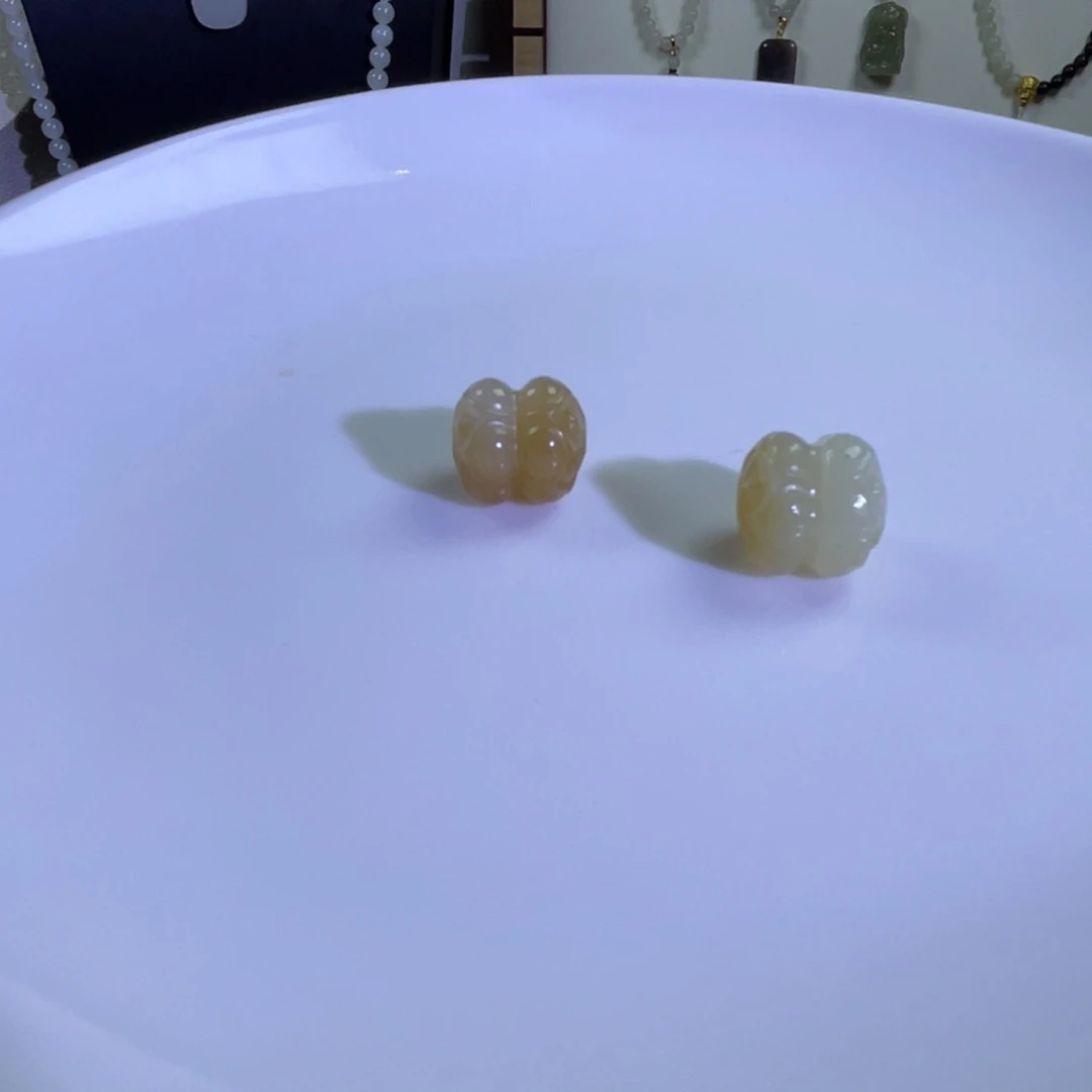 未镶嵌手链和田玉糖并蒂莲 单个价