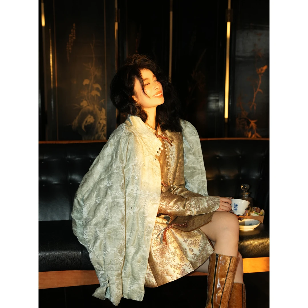 dangdang“青玉翡”新中式盘扣立领外套女冬高级感刺绣鹅绒羽绒服