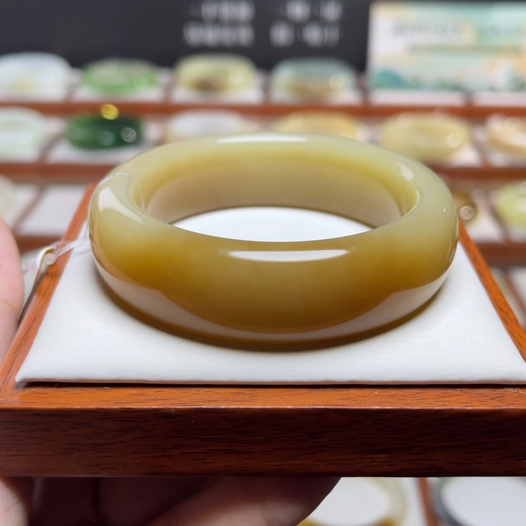 【闪购商品】和田玉手镯未镶嵌