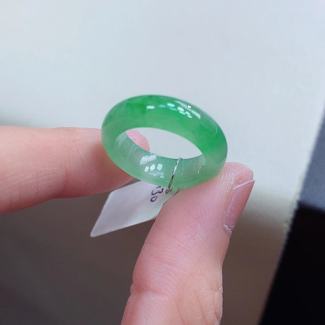 翡翠未镶嵌戒圈9号