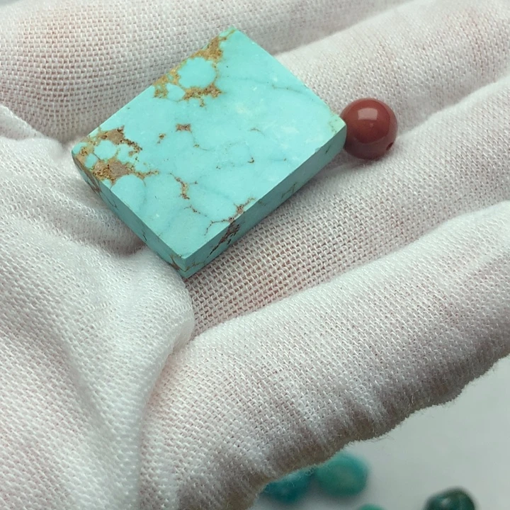 杨***呀南红玛瑙未镶嵌珠宝奇石