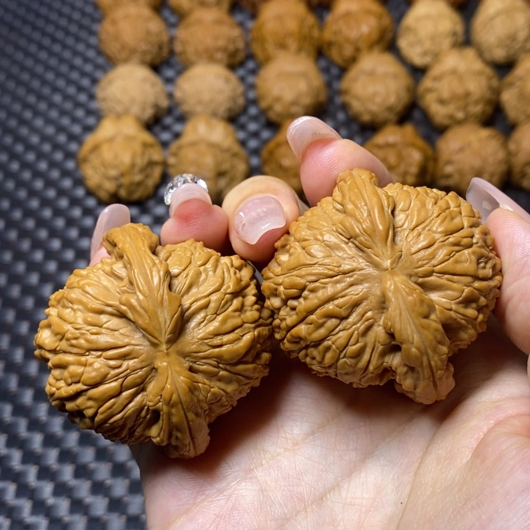 文玩核桃吊坠白狮子4