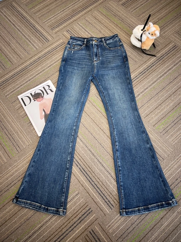 【BINBIN家】早春新品女神微喇牛仔裤 显瘦大长腿 提臀修身百搭