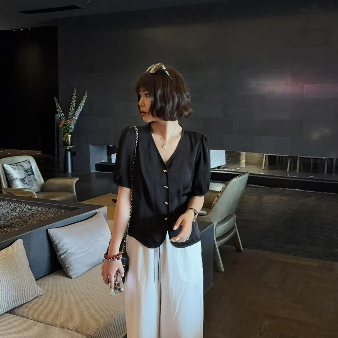 玳妮【高光小衫】夏季法式V领气质短袖衬衫洋气减龄甜美设计感上衣