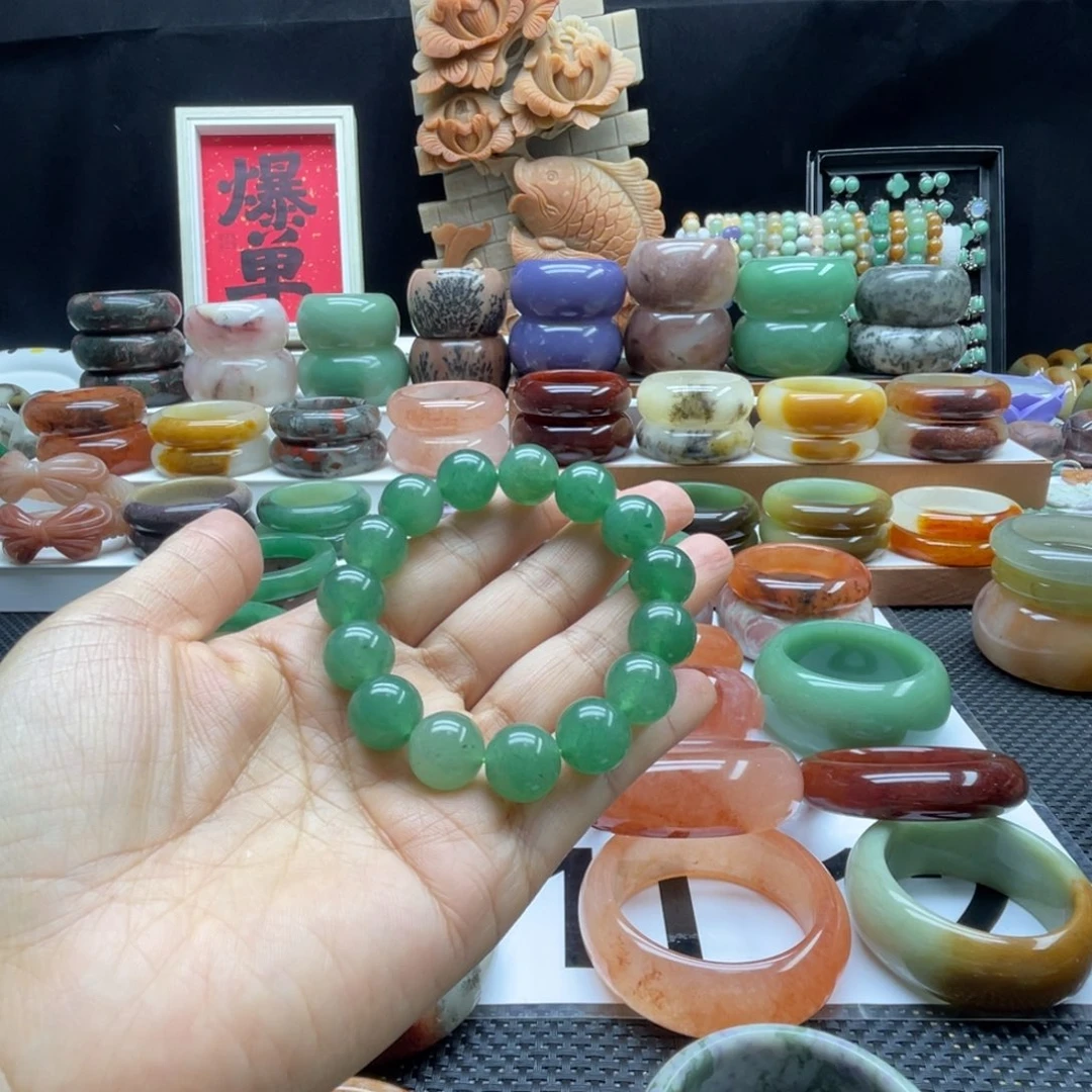 石英岩玉未镶嵌手镯