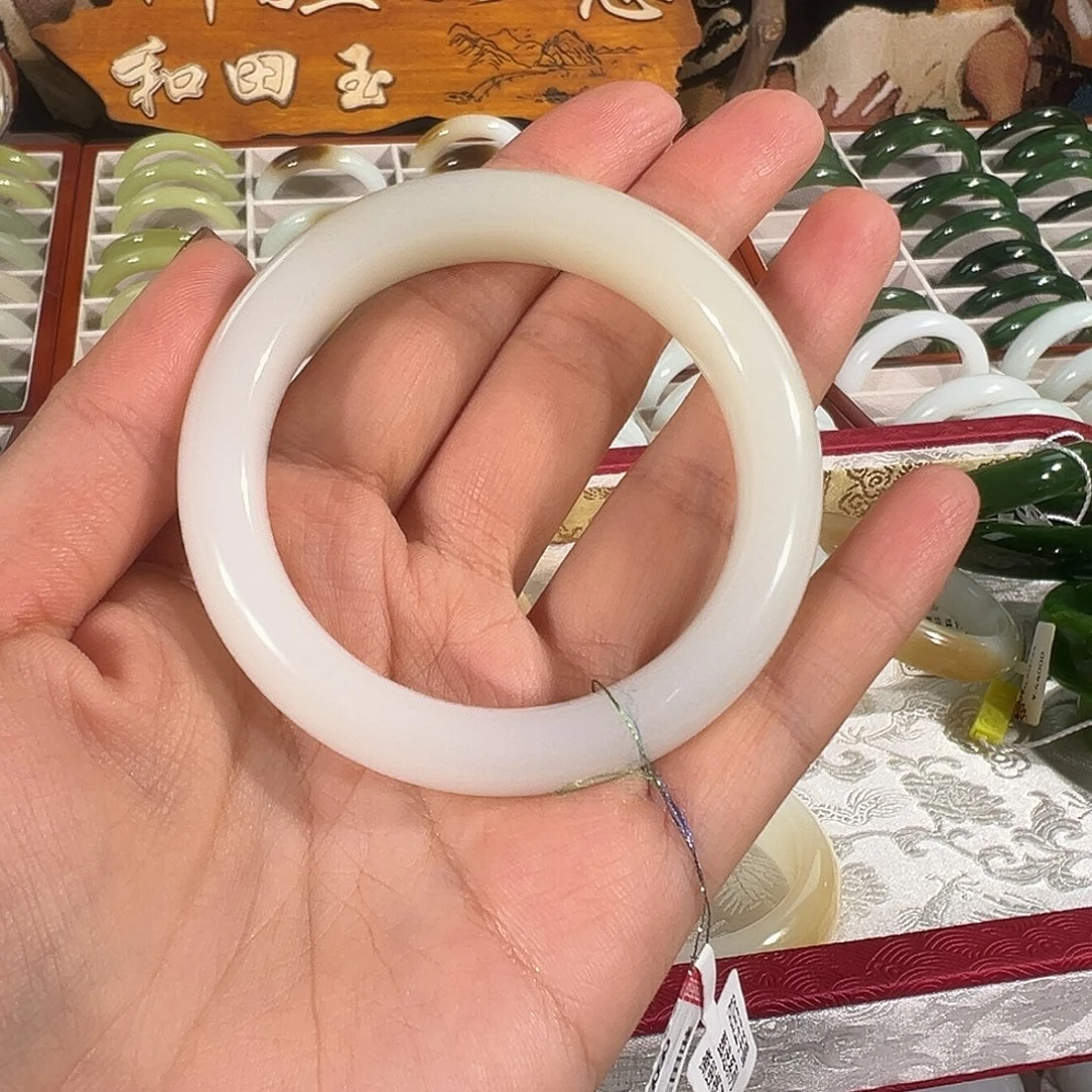 和田玉（白玉）未镶嵌手镯