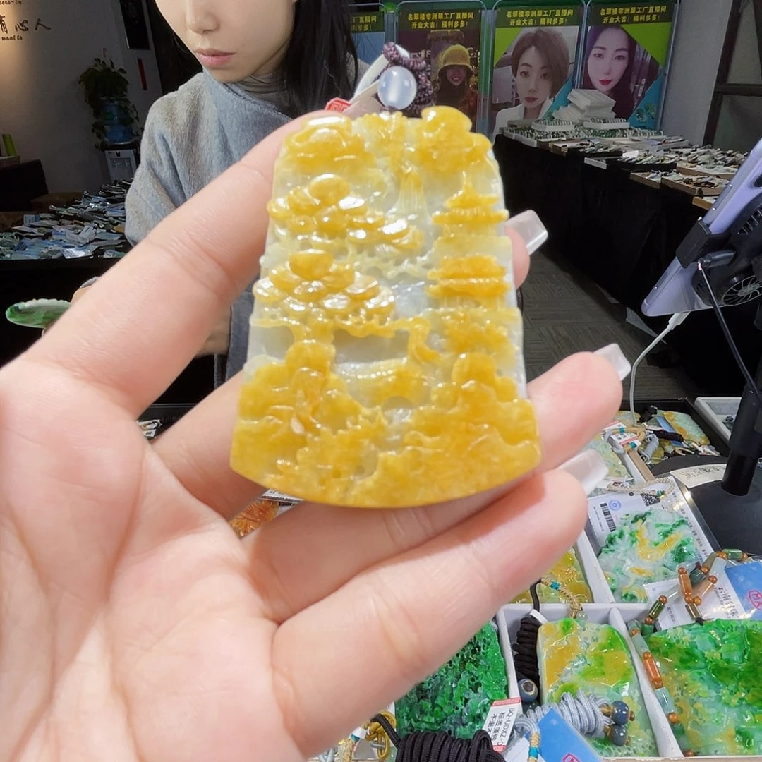 颈饰未镶嵌翡翠一