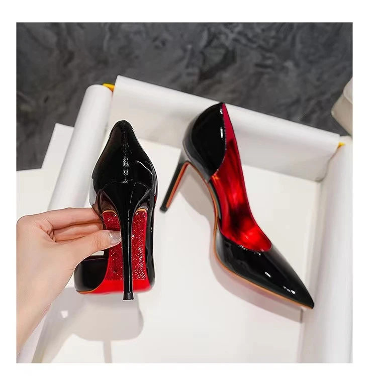 2024年秋冬新款漆皮黑色细跟尖头性感跟鞋女性感御姐女神钻底单鞋