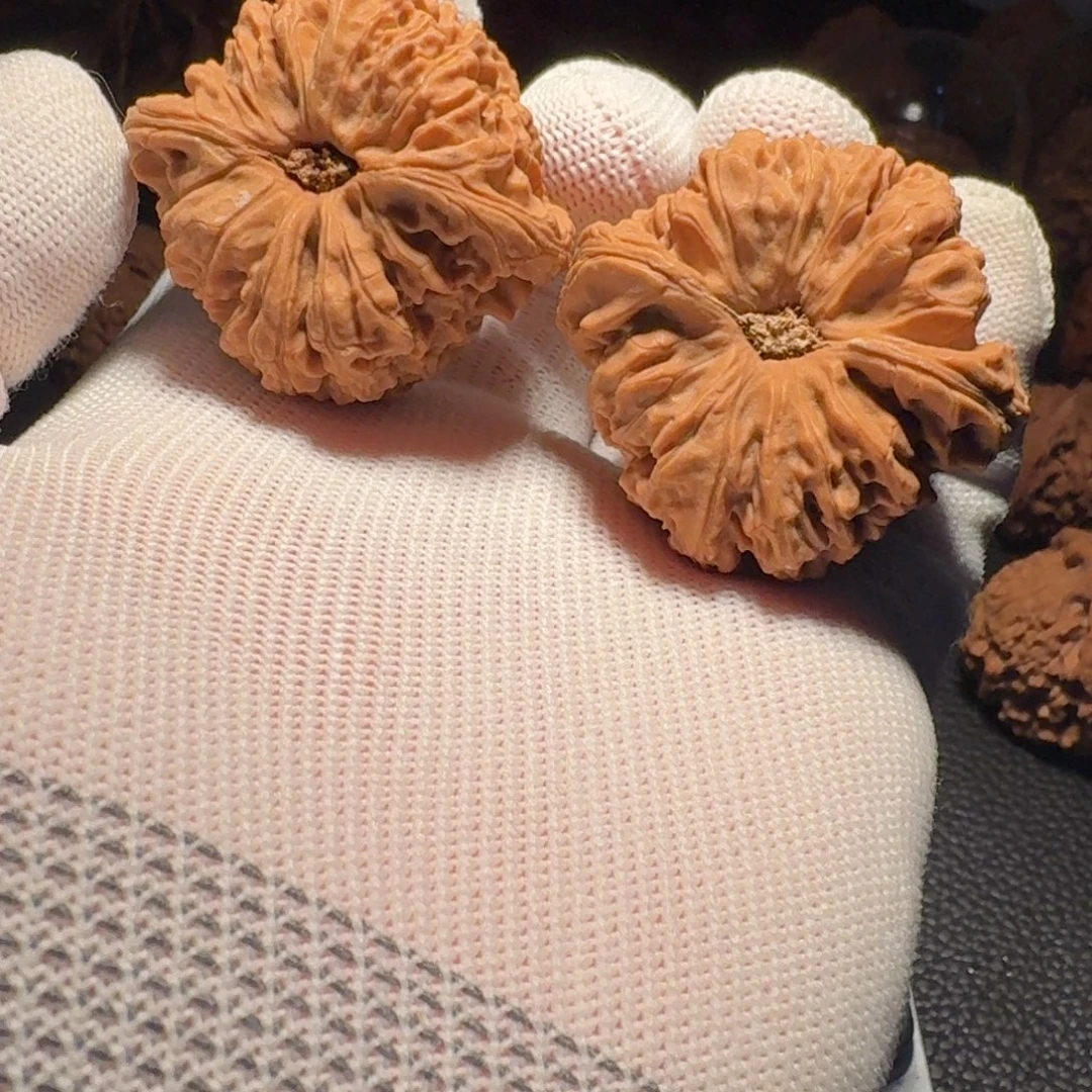 王***贰吊坠文玩核桃有黄有黄