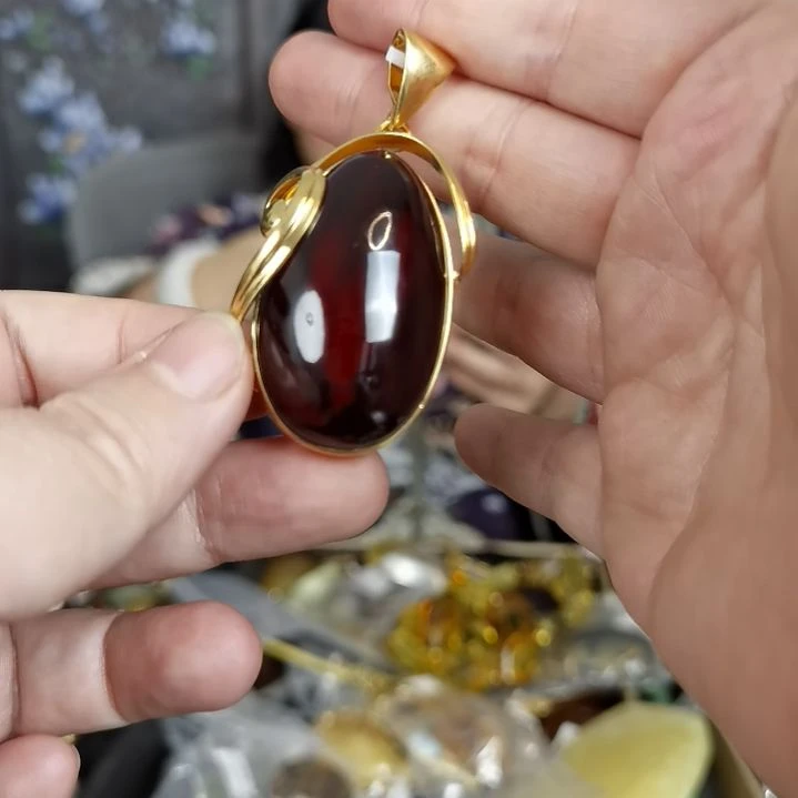 琥珀颈饰银S925镀金镶嵌