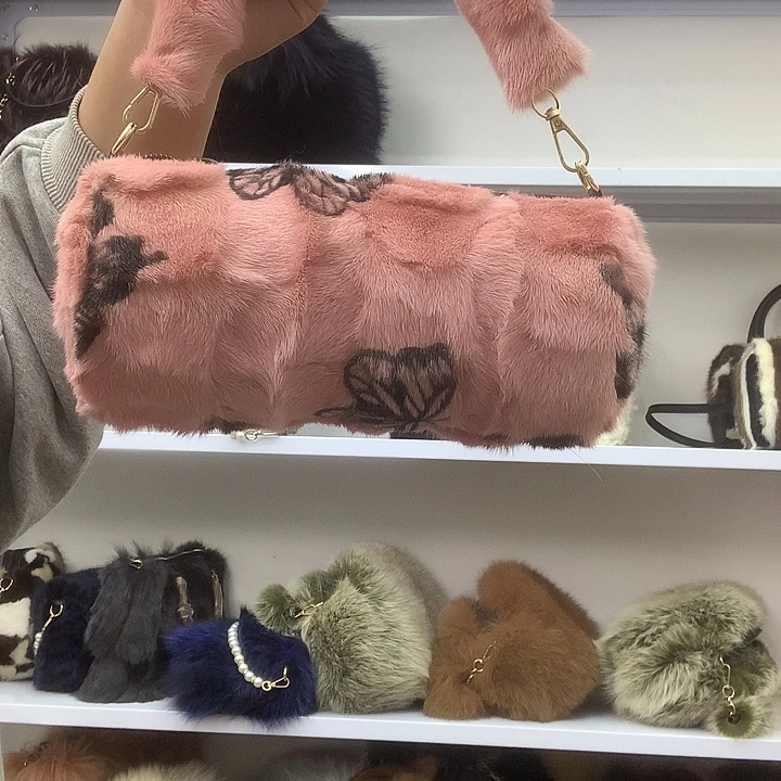 水貂毛枕头包粉色