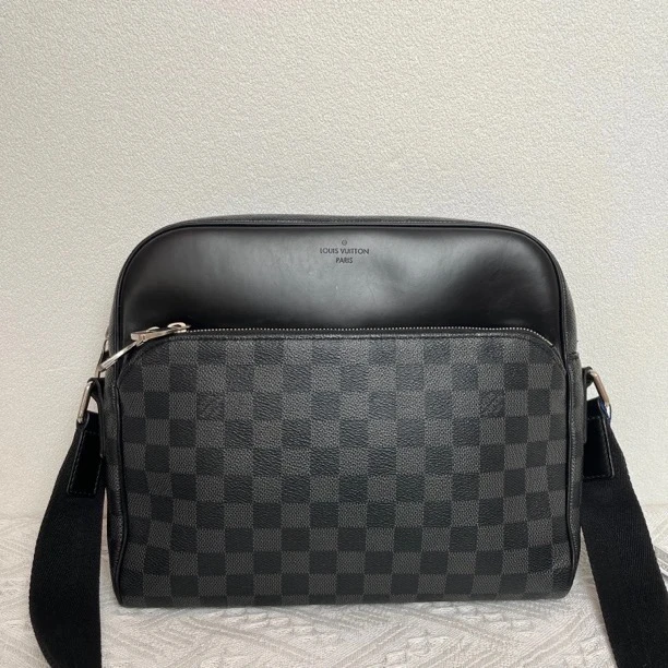 99新 LouisVuitton/路易威登 97新/6060时尚黑棋盘格小号单肩包