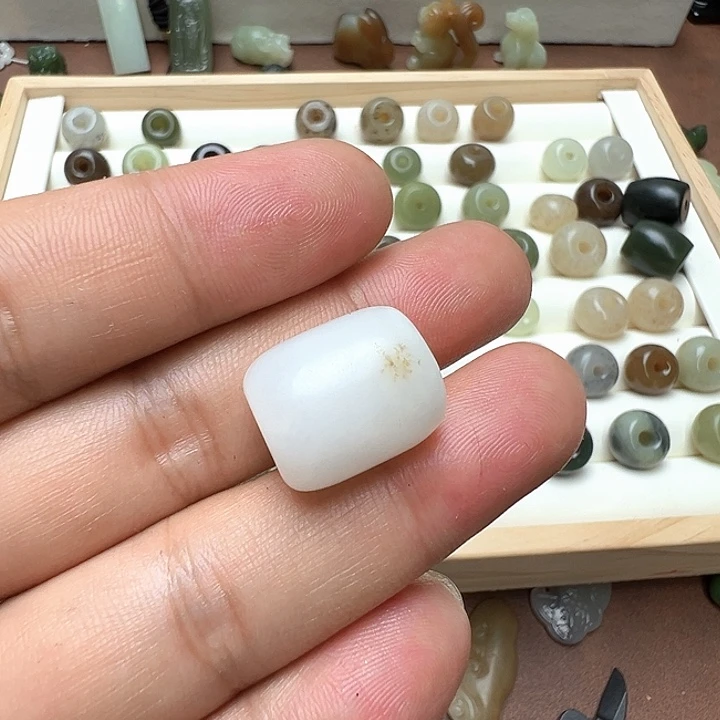 未镶嵌和田玉珠宝半成品徐*师