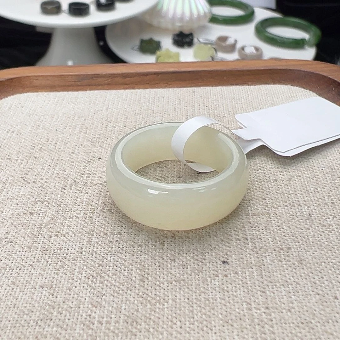 和田玉（糖玉）未镶嵌戒指T 84 奶糖小墩墩19.6不退换