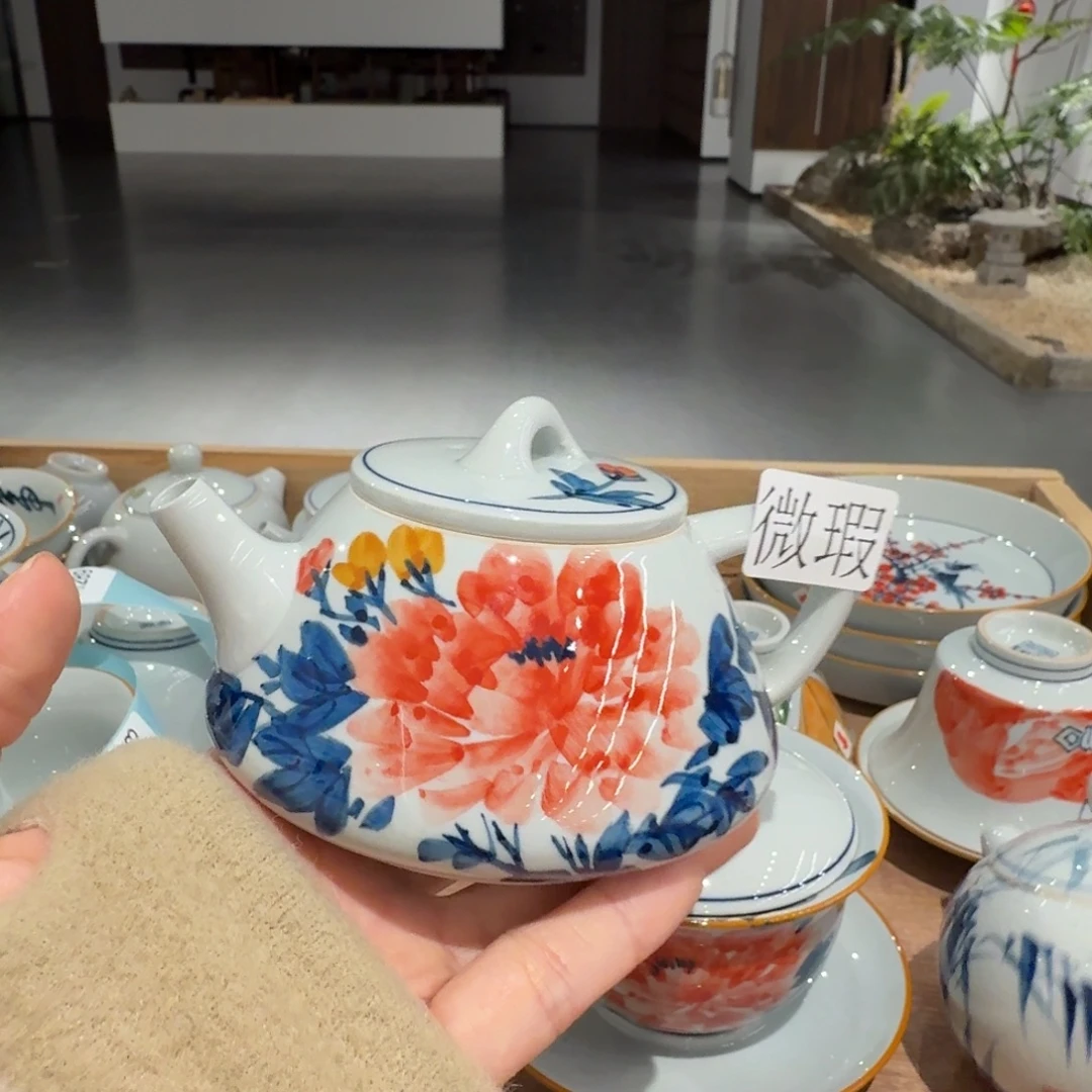 釉下手绘茶具微瑕