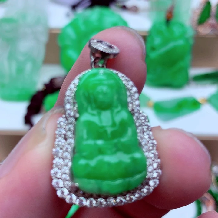 吊坠(不含链)未镶嵌翡翠