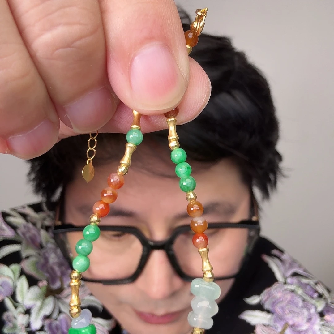 翡翠18K金镶嵌颈饰一件