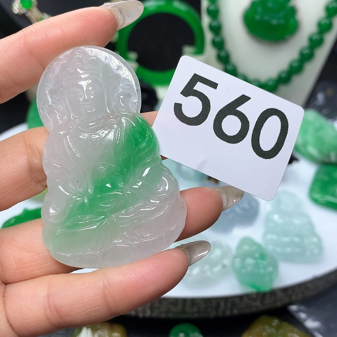 翡翠吊坠(赠链)未镶嵌