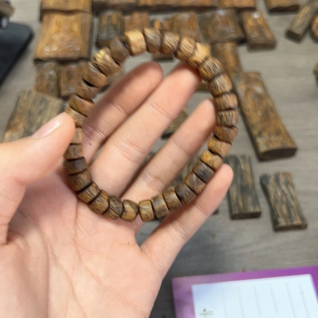 沉香木手串金莎叶片珠10.2克