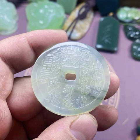 未镶嵌蛇纹石玉颈饰