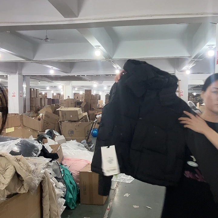 4码黑色鹅鹅服100斤